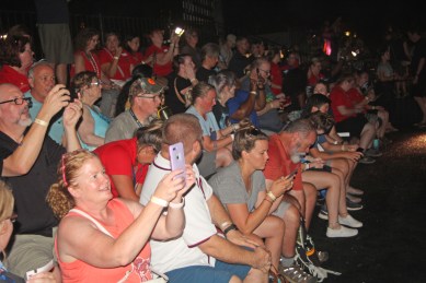 TIIs waiting for Moon show