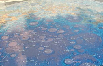 Giant Moon map